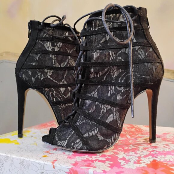 Chinese Laundry "Jingle" lace peep toe stiletto bootie, size 6.5, like new! - Picture 2 of 13